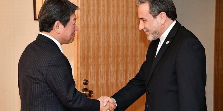 Araghchi congratulates new Japanese Foreign Minister on his appointment