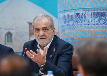 Pezeshkian emphasizes Iranian ambassadors' role in strengthening international cooperation