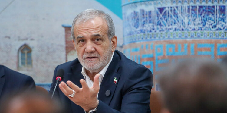 Pezeshkian emphasizes Iranian ambassadors' role in strengthening international cooperation
