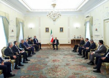 President Pezeshkian emphasizes significance of Iran-Iraq rail transport connectivity 