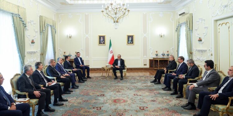 President Pezeshkian emphasizes significance of Iran-Iraq rail transport connectivity