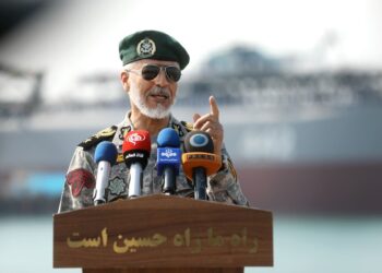 Boosting Navy’s strength key to building maritime economy of Iran: Sayyari