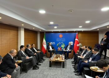 Iran, Turkey aim for $10 billion trade volume
