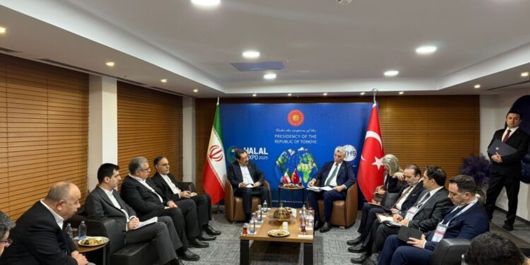 Iran, Turkey aim for $10 billion trade volume