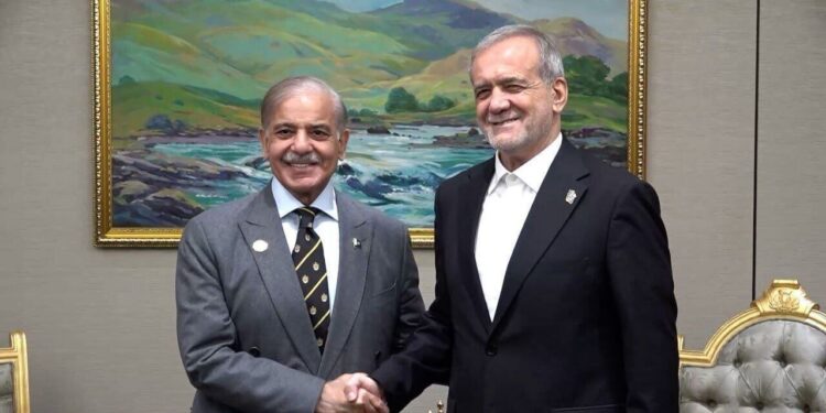 Iran, Pakistan voice commitment expanding ties, accelerating bilateral agreements