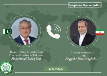 Iran and Pakistan FMs Discuss Regional Stability in Phone Call