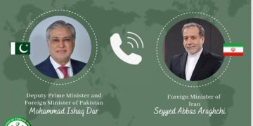 Iran and Pakistan FMs Discuss Regional Stability in Phone Call
