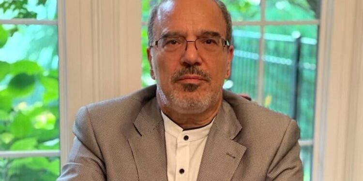 Number of Iranians Leaving the U.S. Reduced to 20