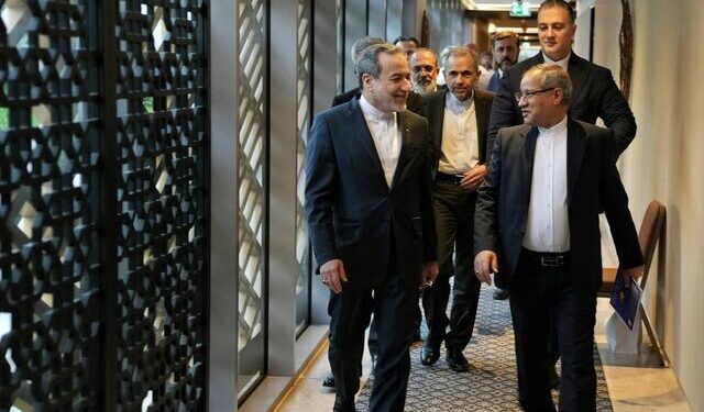 Iran Continues US Talks in a Climate of Deep Distrust