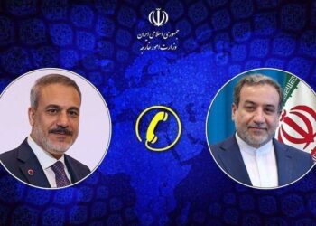 Araghchi: Simultaneous request for talks and deployment of troops is sign of contradiction in US behavior