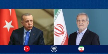 Iranian, Turkish presidents emphasize expansion of trade relations