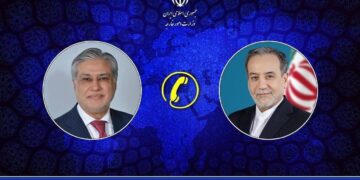 Iranian, Pakistani foreign ministers discuss bilateral ties  over phone
