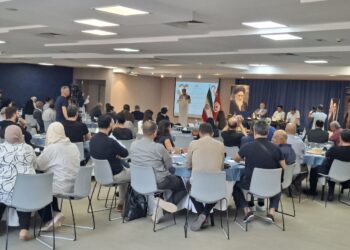 Imam Khomeini’s legacy honored at commemorative event in Tunisia