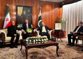 Iranian President lauds Pakistan’s efforts for regional peace