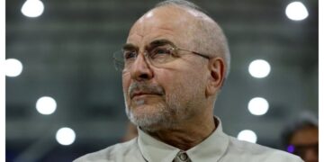 Parliament Speaker: Iran to pursue both war and diplomacy to defend people’s rights